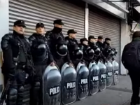 En Liniers desalojaron a manteros y liberaron las veredas en un operativo