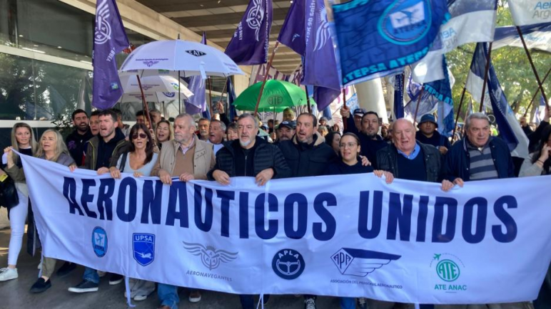 Otro frente que se abre entre el gobierno y ATE, ahora son Aeronáuticos Unidos