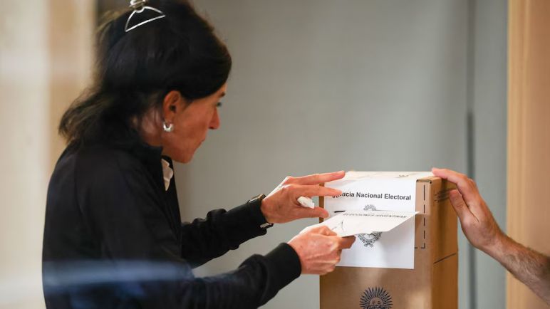 El Gobierno acelera negociaciones y se pone a prueba en las provincias