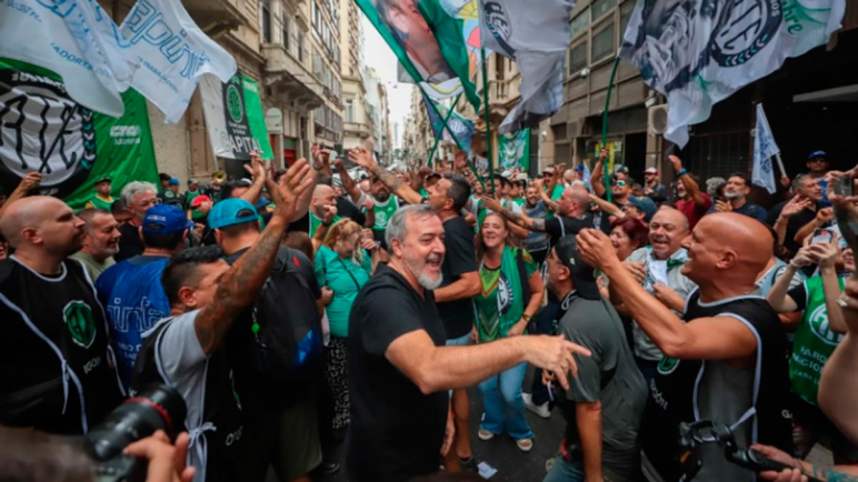 El gremio de los estatales presento una cautelar contra el pase a disponibilidad