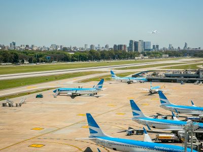 Paro de controladores: Aerolíneas canceló 44 vuelos y más de 10 mil pasajeros quedaron afectados