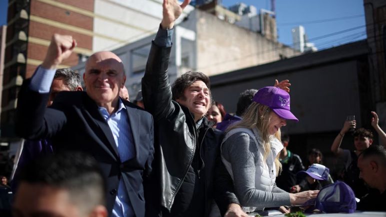 El mensaje de Javier Milei al Gabinete tras la agresión en Lomas de Zamora: "Nada de esto me intimida"