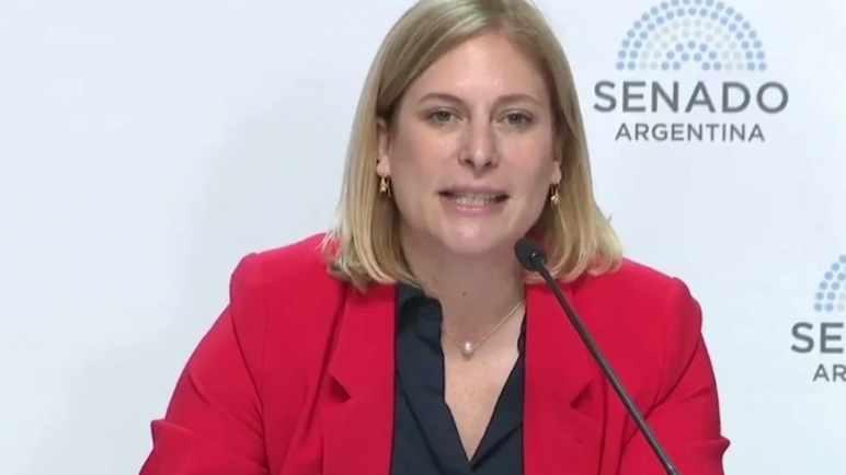 La vicegobernadora de Santa Fe, en una reunión con rectores, criticó a Milei