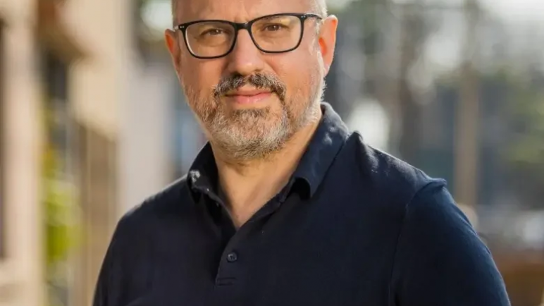 Valenzuela y Zamora desembarcaron en San Isidro con sus campañas