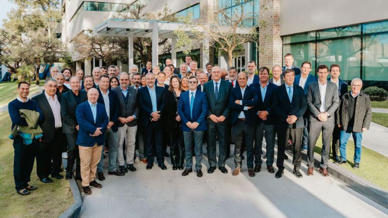 La UIA presenta un decálogo con 10 principios clave para un "nuevo contrato productivo"