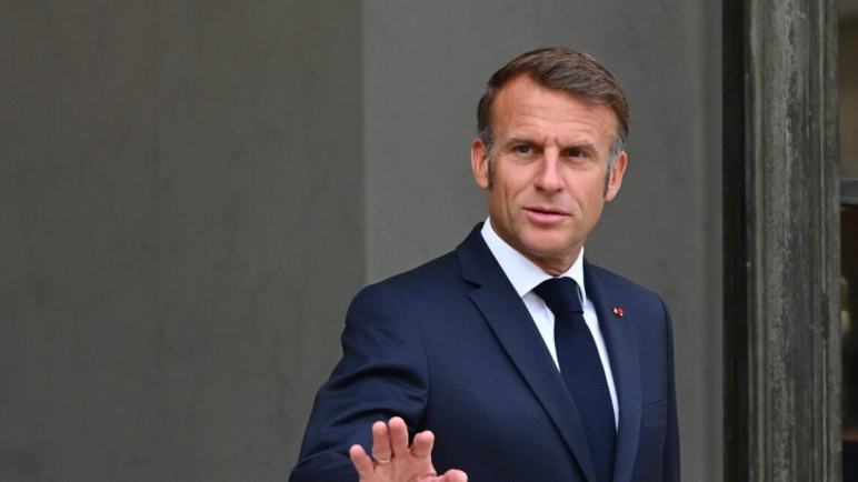 Zelensky llega a Francia y Macron afirma que Europa daría garantías de seguridad a Ucrania