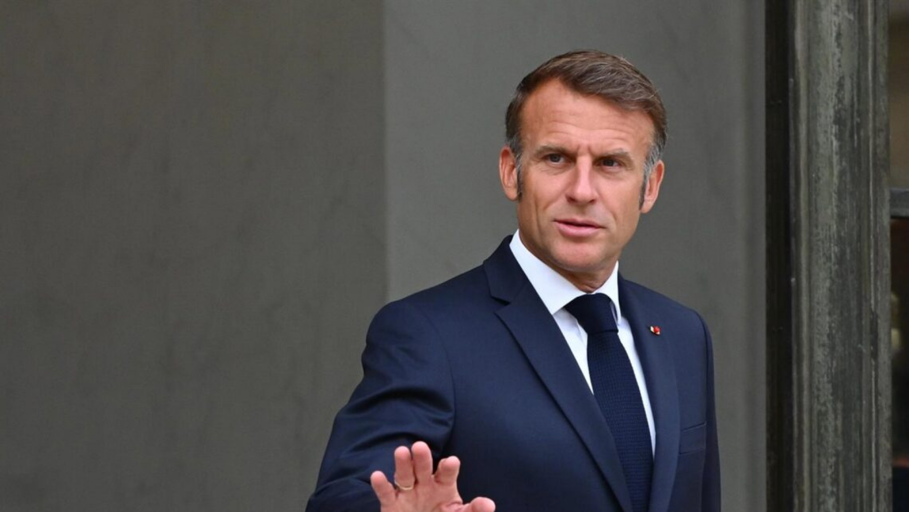 Zelensky llega a Francia y Macron afirma que Europa daría garantías de seguridad a Ucrania