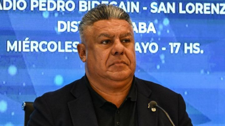 El presidente de AFA Chiqui Tapia felicito a Kicillof por el triunfo del PJ