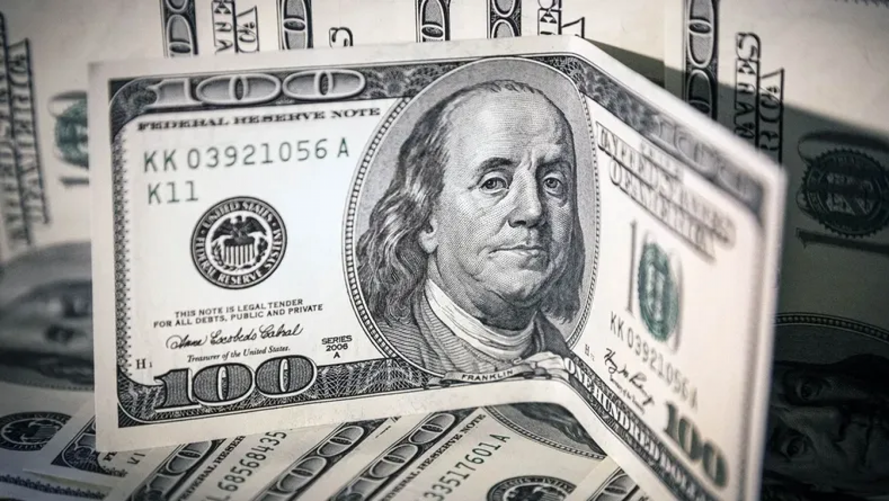 Después de las elecciones se disparó el dólar y está en el techo de la banda