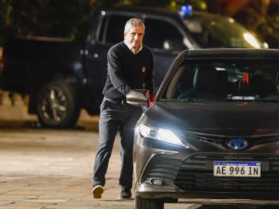 El FMI y Milei coordinan un mensaje para calmar a los mercados: "No nos moveremos ni un milímetro"