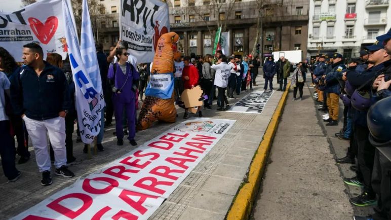 Trabajadores del Hospital Garrahan anuncian un paro contra el veto de Milei