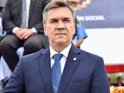 En medio de una disputa salarial, acusan al Gobernador del Chaco de ensobrados y fiestas