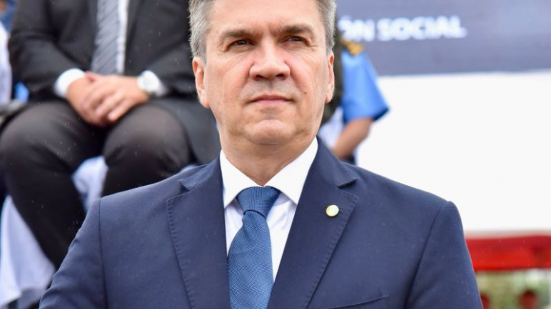 En medio de una disputa salarial, acusan al Gobernador del Chaco de ensobrados y fiestas