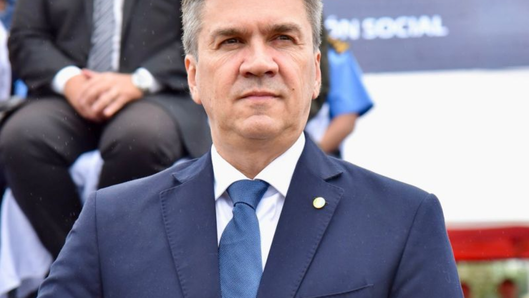 En medio de una disputa salarial, acusan al Gobernador del Chaco de ensobrados y fiestas