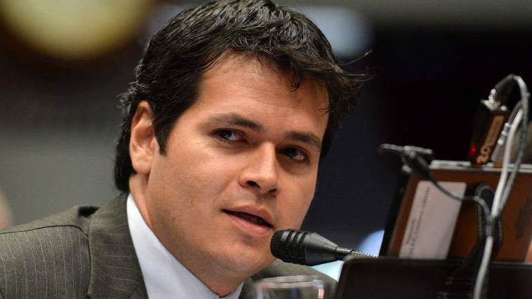 Un funcionario del radicalismo de Misiones, denunció un pacto entre Milei y Rovira