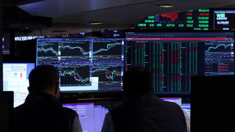 Los bonos argentinos suben hasta un 11% y el riesgo país se desploma