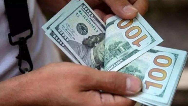Se disparan las cotizaciones del dólar y el riesgo país ante la incertidumbre electoral y el "rescate" de EE.UU.