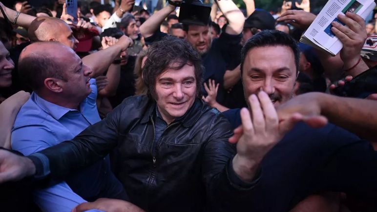 Los aportes electorales registrados: funcionarios, contratistas y empresarios cercanos al poder