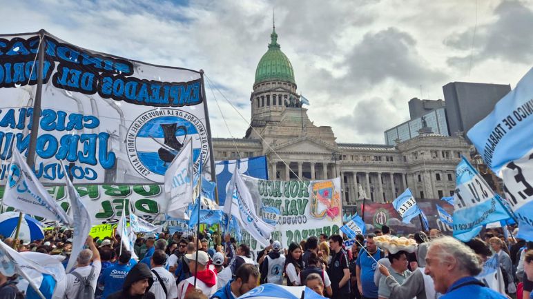 El Gobierno prepara reforma sindical para después del 10 de diciembre