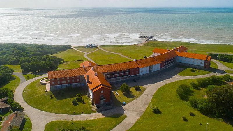 Axel Kicillof relanza el Turismo Social y busca reabrir los hoteles de Chapadmalal