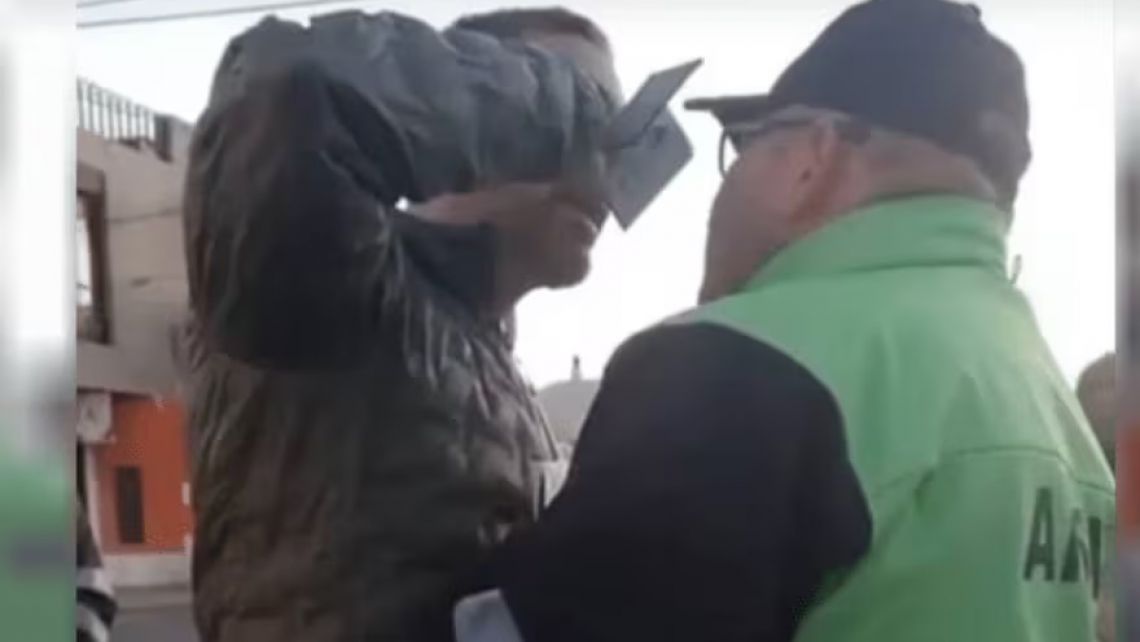 Comodoro Rivadavia: Un fiscal federal auxiliar se niega a un test de alcoholemia y desafía a agentes de tránsito