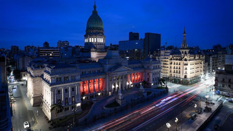 El borrador de la Reforma Laboral de Milei: Contratos, Fondo de Cese y el "Banco de Horas"