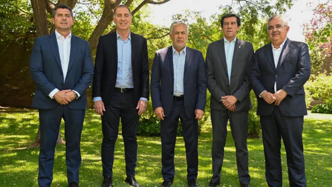 Crece la expectativa por una reunión clave de Santilli con gobernadores dialoguistas