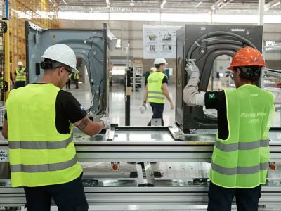Whirlpool cerró su planta de Pilar y dejó sin empleo a 220 trabajadores