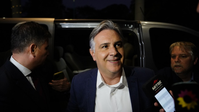 El Gobernador Llaryora se someterá a una cirugía por hernia epigástrica