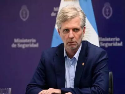 Explota la Interna en la SIDE: Sumario contra el N° 2 por viaje a Azerbaiyán aviva el fuego del espionaje