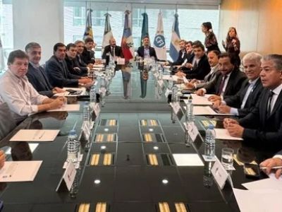 Tensión Nación-Provincias: Transferencias No Automáticas se desploman 32% en noviembre