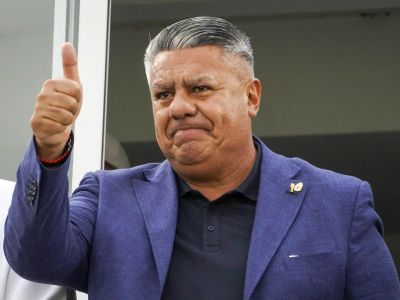 Vinculan a "Chiqui" Tapia con una mansión de $10 millones en Pilar