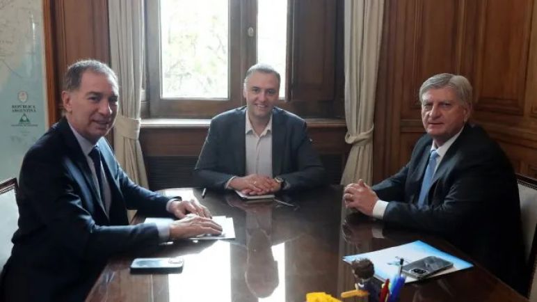 Santilli recibe a Ziliotto en busca de apoyo para las reformas del Gobierno