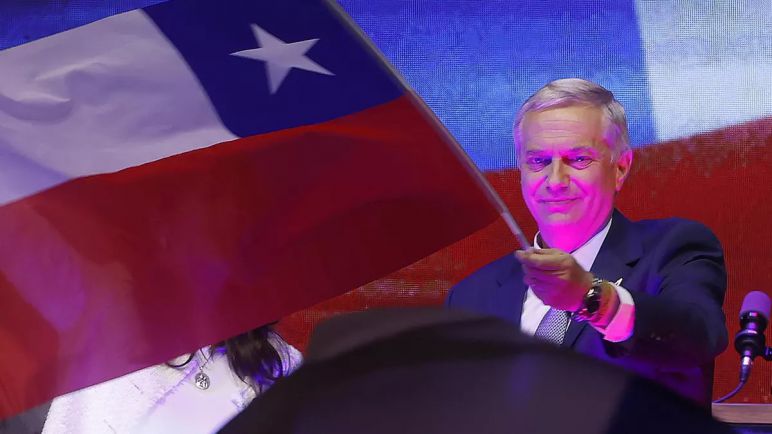 Chile Gira a la Extrema Derecha: José Antonio Kast Gana las Presidenciales