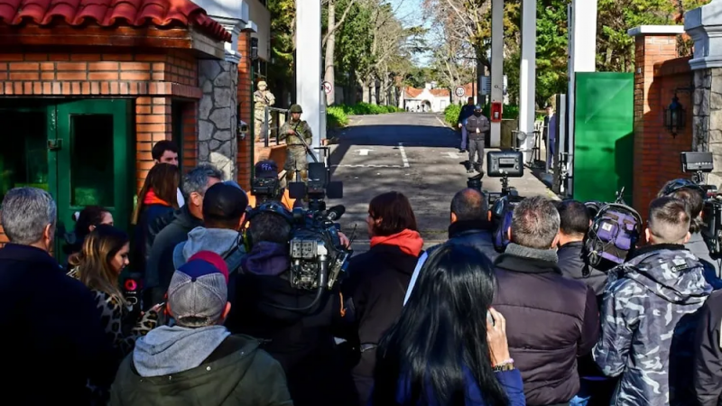 Conmoción en la Quinta Presidencial: investigan la muerte de un agente de custodia