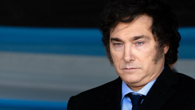 Milei estudia usar un DNU para frenar dos leyes clave y abrir un nuevo frente político