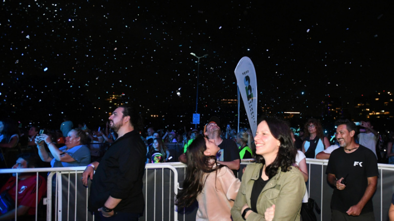 Vecinos celebran los 120 años de Vicente López con un multitudinario show de luces sin pirotecnia