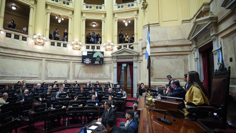Sesión de Riesgo en el Senado: El Gobierno se juega su Plan Económico 2026 en una votación "finito a finito"