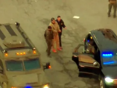 Maduro llega a tribunales de Nueva York vestido con uniforme carcelario y enfrenta su primera audiencia judicial en EE. UU.