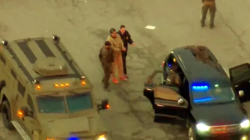 Maduro llega a tribunales de Nueva York vestido con uniforme carcelario y enfrenta su primera audiencia judicial en EE. UU.