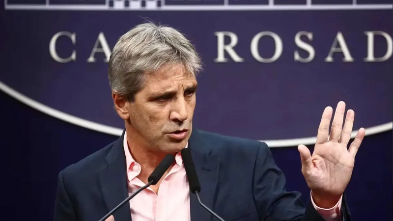 Caputo cerró un repo de USD 3.000 millones con bancos internacionales para asegurar el pago a bonistas