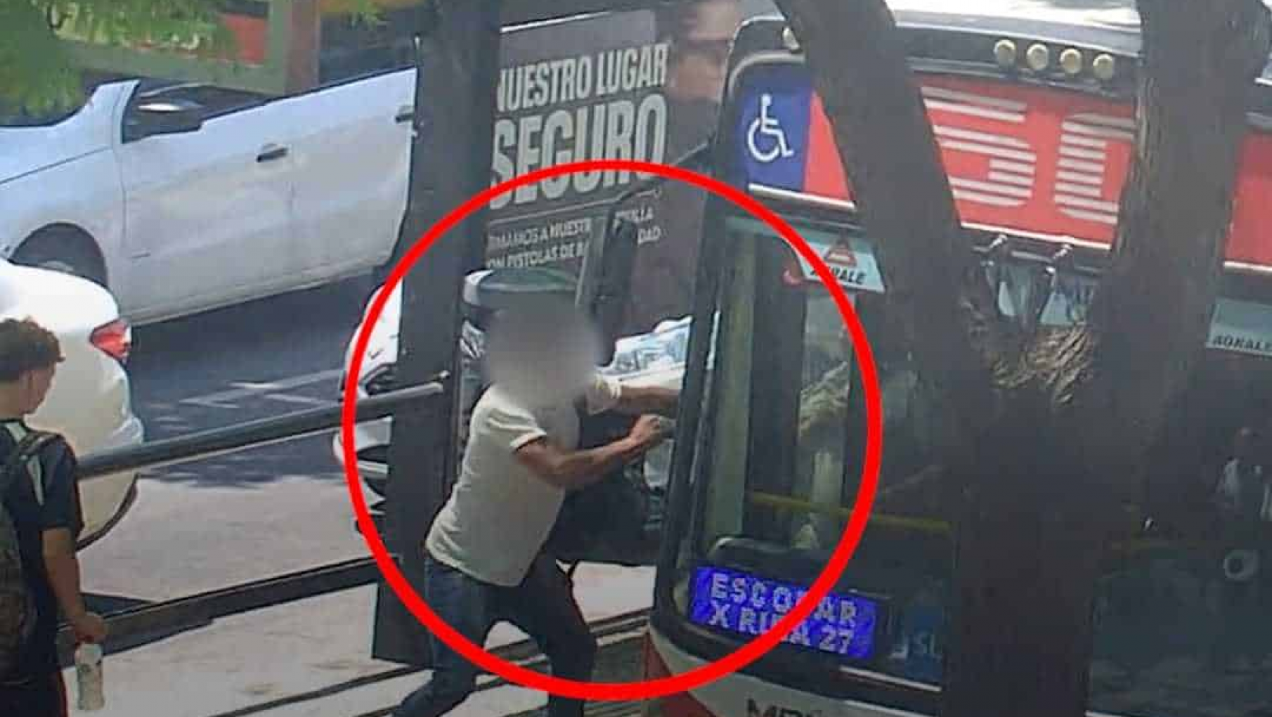 Arrebato y rápida detención: un "punga" atacó a un jubilado en plena avenida de Vicente López