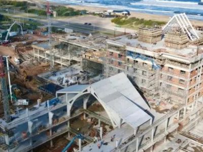 Denuncian que obreros de la obra Cipriani eran "enjaulados" al terminar su turno