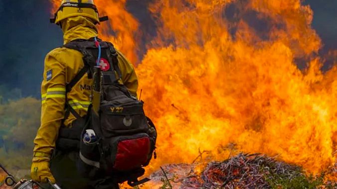 Incendios en la Patagonia: el fuego llegó a Cholila y no para