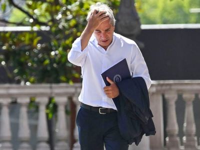 Test de deuda para Caputo: el Gobierno busca $7,2 billones para estirar plazos y secar la plaza