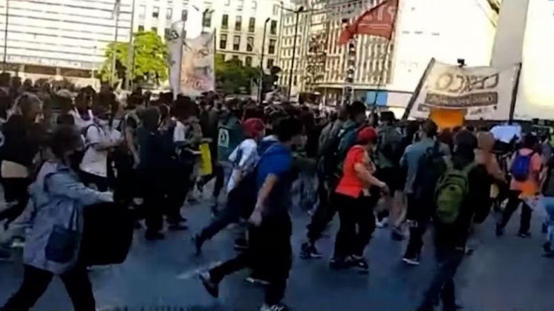 Cortes en la Panamericana y Congreso blindado por la Reforma Laboral