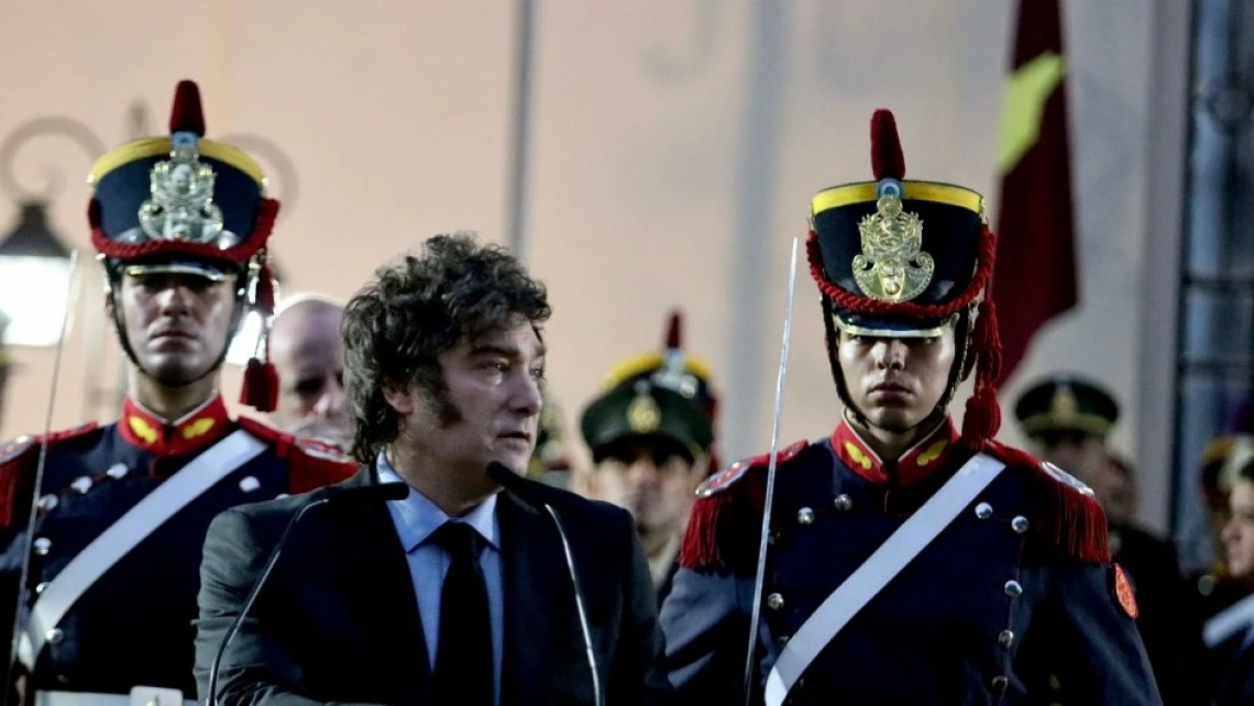 Milei evalúa indultar a militares condenados por delitos de lesa humanidad