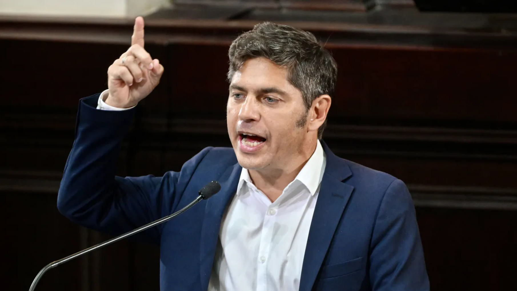 Kicillof se planta como candidato: "Una Argentina que no se arrodille ni se entregue"