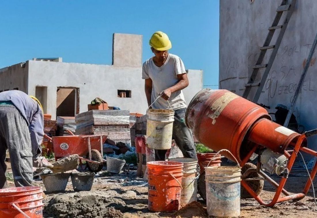Ladrillos en pausa: la venta de insumos para la construcción cayó 2,7% en febrero