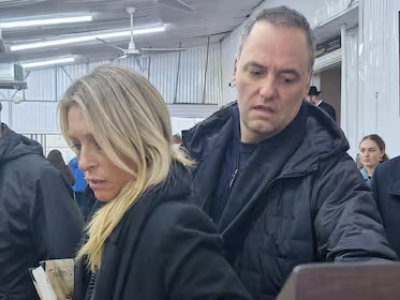 Adorni llevó a su esposa a la gira de Milei por Estados Unidos